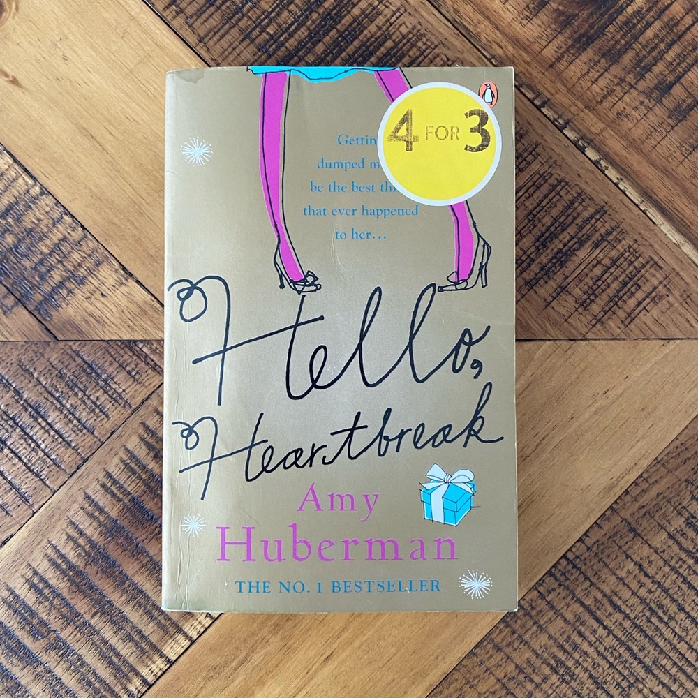 📚3/15$📚 Hello Heartbreak